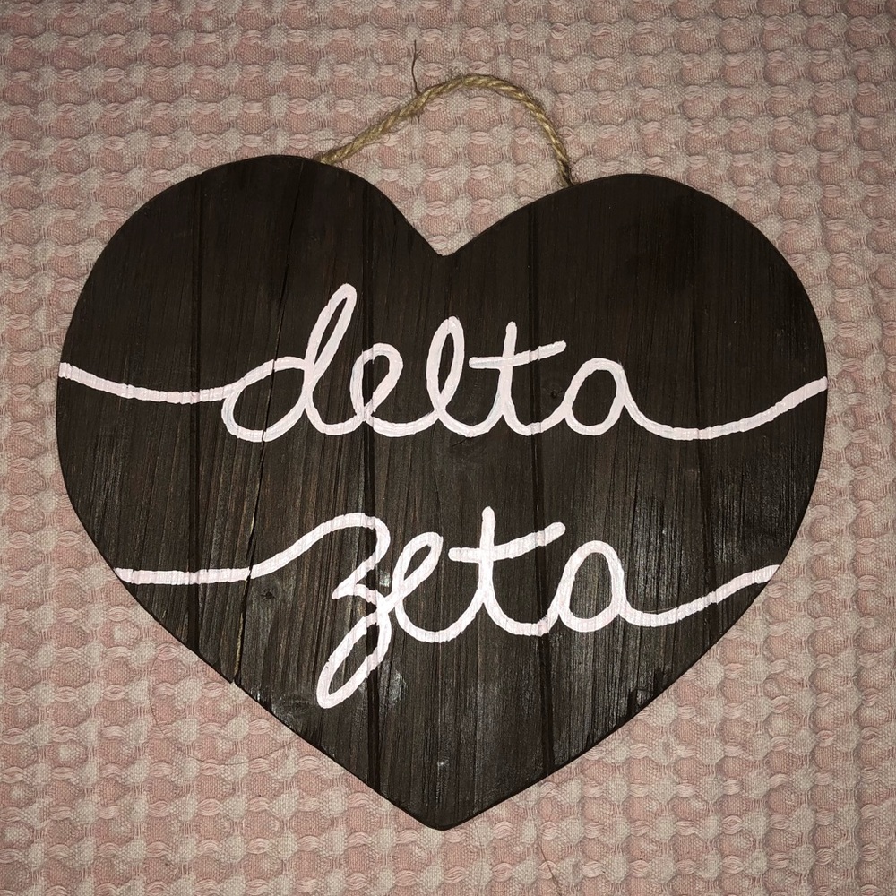Brandy inspired Delta Zeta sign